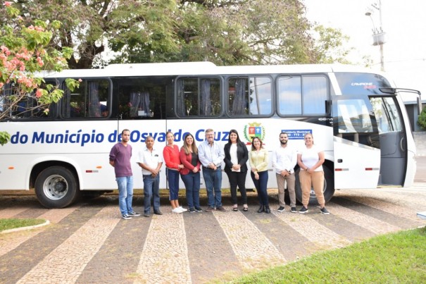 Prefeitura de Osvaldo Cruz adquire nibus zero quilmetro para transporte de alunos