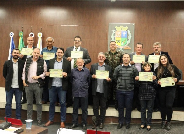 Vereadores recebem Certificado de Agradecimento do Tiro de Guerra de Osvaldo Cruz