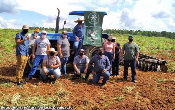 Sindicato rural de Iacri, Senar e Faesp promovem curso de operao e manuteno de tratores