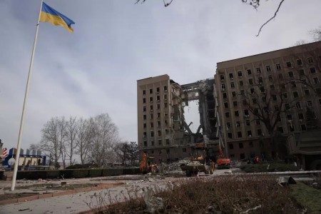 GUERRA NA UCRÂNIA: Ucrânia faz ataque em cidade dentro da Rússia, diz governo local; tropas russas começam a recuar em Kiev e Chernihiv