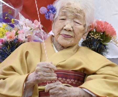 Mulher japonesa mais velha do mundo morre aos 119 anos de idade