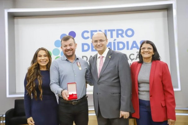 Professor de Salmouro  homenageado pela Seduc-SP