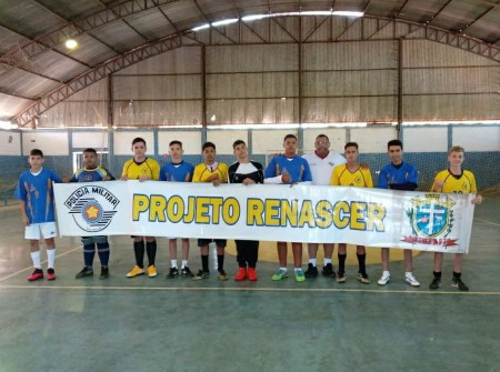 Projeto Renascer Futsal de Salmourão realizou torneio interno de Páscoa