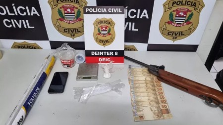 Operação policial cumpre mandados de busca e apreensão e prende seis pessoas em flagrante