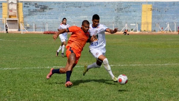 Assisense fica 2 vezes atrs, empata no fim contra Osvaldo Cruz e soma 1 ponto