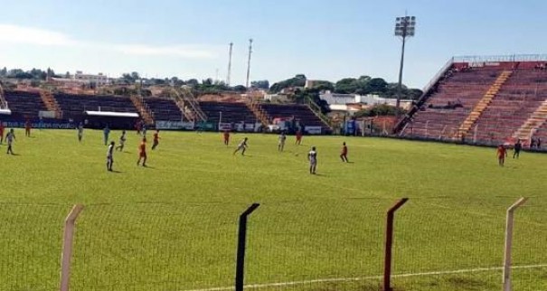 Azulo estreia com vitria em Santa Cruz do Rio Pardo