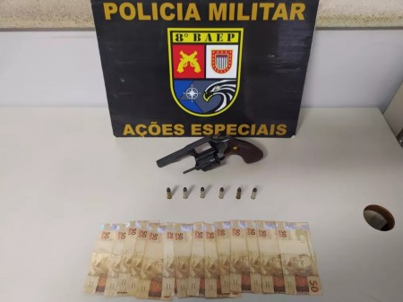 A caminho de 'cobrança', dupla armada com revólver é abordada e presa pela Polícia Militar em Presidente Prudente
