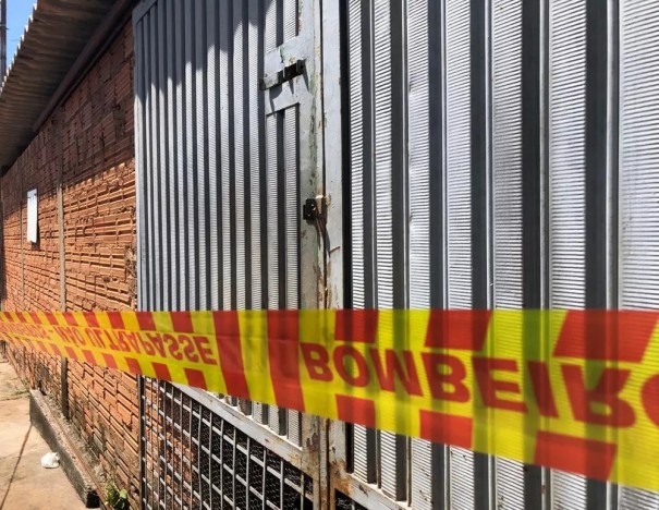 Corpos de ex-casal so encontrados com cortes no pescoo dentro de edcula em lvares Machado