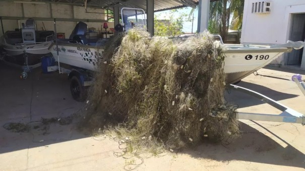 Fiscaliza��o apreende 500 metros de redes de pesca armadas irregularmente no Rio Paran�