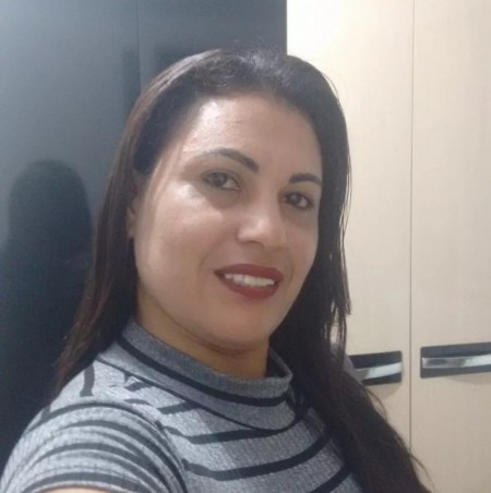 Morta a facadas pelo próprio marido, vítima de feminicídio é sepultada em Dracena