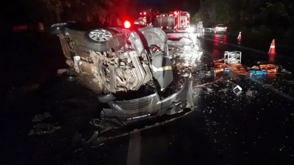 Acidente de tr�nsito mata uma pessoa e deixa outras tr�s feridas na Rodovia Comandante Jo�o Ribeiro de Barros