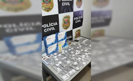 Polícia Civil e Anvisa apreendem kits adulterados de teste para Covid em Bauru