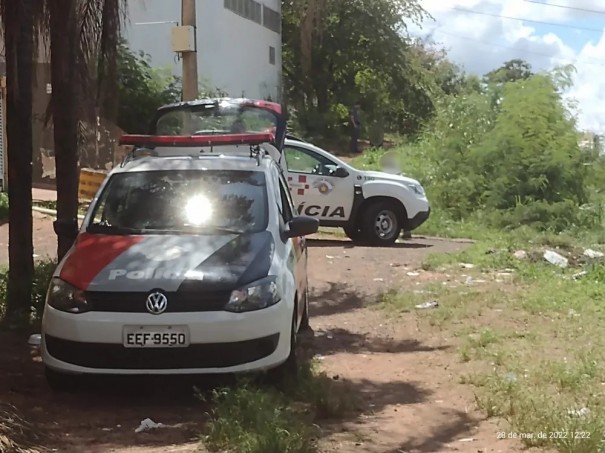 Dupla fere rosto de vtima com faca durante roubo e acaba presa pela Polcia Militar
