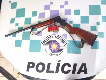 Homem é preso por porte ilegal de arma de fogo e caça a animal silvestre em Rancharia