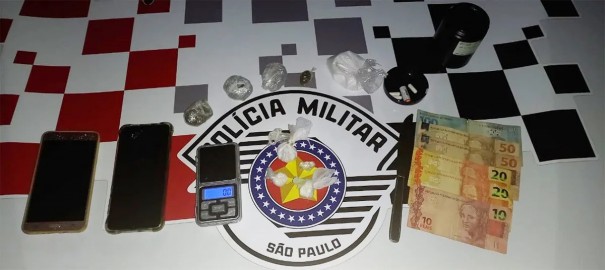 Dupla  presa por trfico pela Polcia Militar