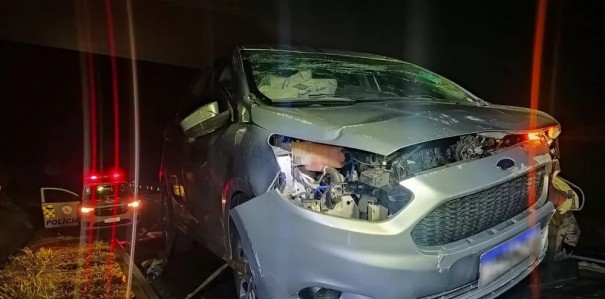 Motorista embriagada capota ve�culo na Rodovia Assis Chateaubriand