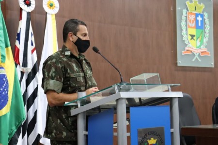 Subtenente e chefe da Instrução do Tiro de Guerra de Osvaldo Cruz fala sobre Programa Bolsa Atirador na Tribuna do Cidadão 