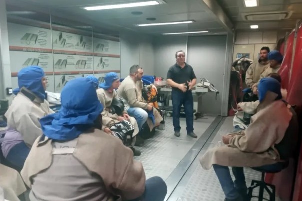 JUNQUEIRPOLIS: Alunos do curso de soldador do Senai iniciam o aprendizado prtico