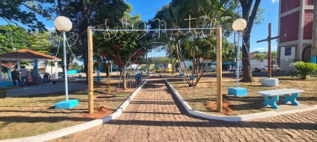 Sagres dá início à decoração natalina da praça