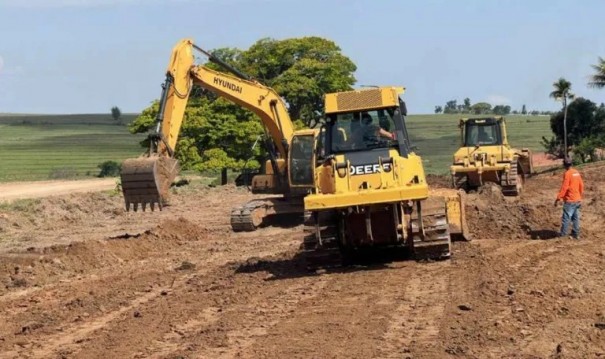 MARI�POLIS: Trecho de estrada rural � beneficiado pelo Programa Melhor Caminho do Governo do Estado