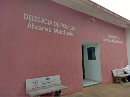 Homem de 28 anos é morto a tiros dentro de sua própria casa