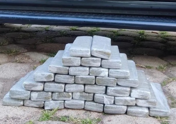Pol�cia Militar intercepta mais de 23kg de maconha que seriam entregues em Presidente Prudente