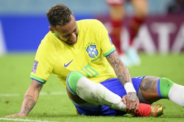 Neymar e Danilo n�o jogam mais pela Sele��o na primeira fase da Copa do Mundo