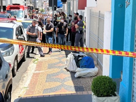 Corpo é encontrado dentro de sacos plásticos na área comercial no centro de Marília