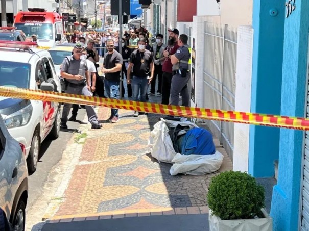 Corpo � encontrado dentro de sacos pl�sticos na �rea comercial no centro de Mar�lia