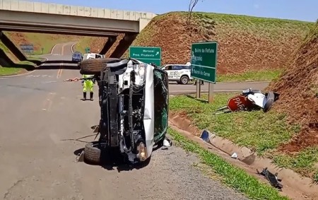 Polícia apreende grande quantidade de maconha após capotamento de veículo de luxo em Assis