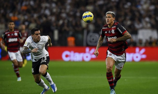 Flamengo e Corinthians buscam ttulo da Copa do Brasil no Maracan