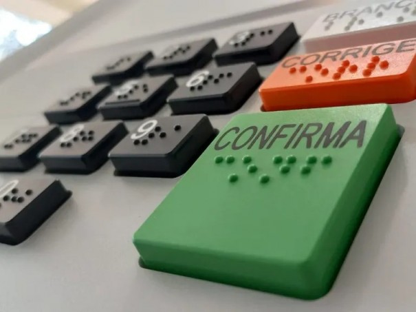 Supermercado paga quase R$ 11 mil por danos morais coletivos aps cometer assdio eleitoral de trabalhadores