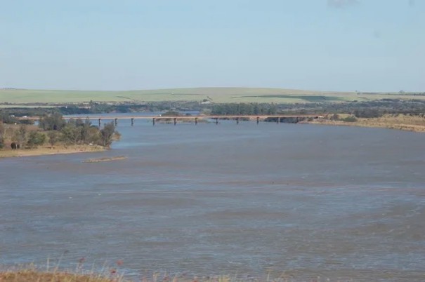 Ponte do Rio Paranapanema, na divisa com Paran�, ser� interditada para obras em Taciba