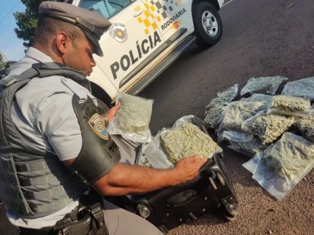 Polícia Rodoviária apreende mais de 17 quilos de skank na Rodovia Raposo Tavares, em Presidente Venceslau
