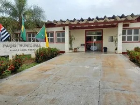 IRAPURU: Vereadora sugere distribuição de cestas de alimentos aos servidores municipais