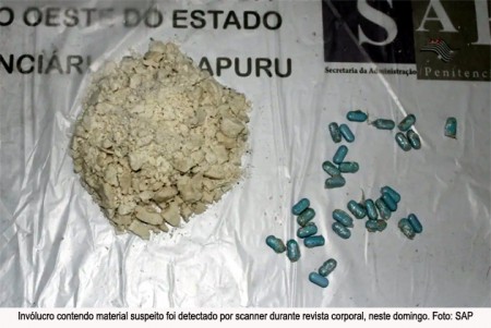 Mulher tenta entrar na Penitenciária de Irapuru com porção de cocaína e comprimidos de estimulante sexual