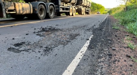 Obra de recape de R$ 18 milhões na rodovia vicinal Adamantina/Valparaiso tem mais de 40 pontos que já exigem manutenção