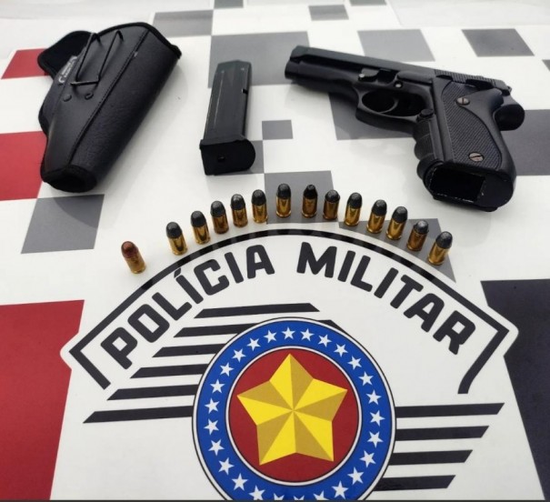 Pol�cia Militar prende homem por posse de arma de fogo e recepta��o em Osvaldo Cruz
