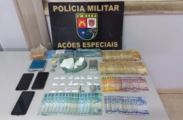 Motoboy que entregava drogas � abordado pela PM, conta identidade do 'chefe' e dupla acaba presa em Presidente Prudente