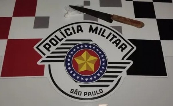 Ap�s amea�ar esposa com faca, homem � preso por viol�ncia dom�stica em Junqueir�polis