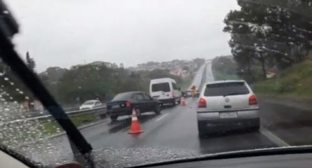 Engavetamento complica trânsito na Rodovia do Contorno