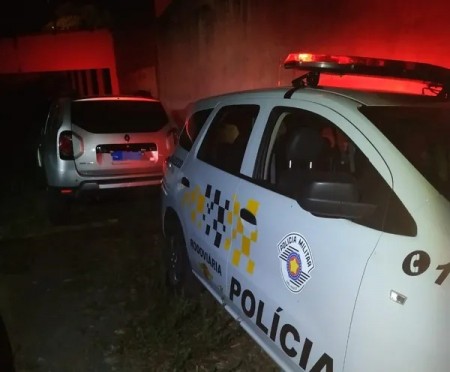 Carro subtraído no Rio de Janeiro é localizado em abordagem policial e homem acaba preso por receptação