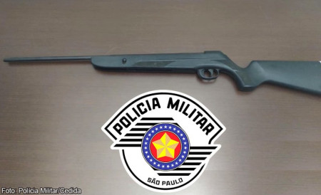 Homem Ã© acusado atirar com arma de chumbinho contra a residÃªncia do cunhado em TupÃ£