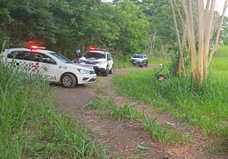 Mulher Ã© encontrada morta Ã s margens de rodovia no interior de SP