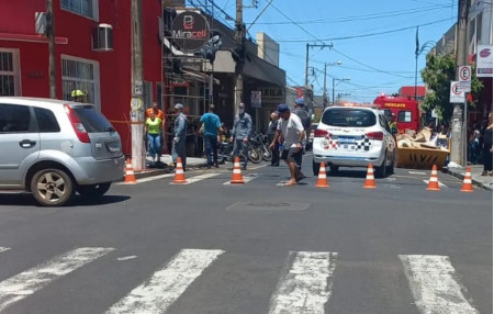 Homem morre apÃ³s receber descarga elÃ©trica enquanto pintava fachada de loja em Mirassol