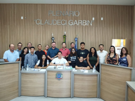 Nove alunos participam de sessÃ£o solene no Programa Vereador por um diaâ em RinÃ³polis