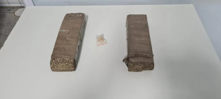 Dupla de primos Ã© presa com porÃ§Ãµes de maconha e crack apÃ³s fugir de abordagem policial, em Presidente Prudente