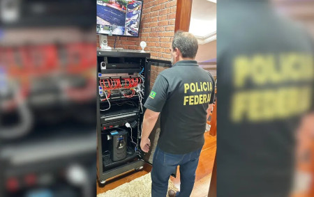 PolÃ­cia Federal prende ex-funcionÃ¡rio suspeito de desviar mais de R$ 10 milhÃµes de sistema de devoluÃ§Ã£o de armas