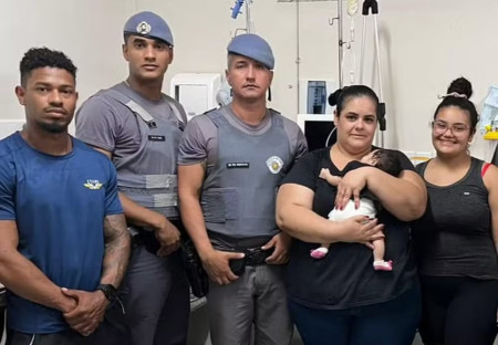 Policiais militares salvam recÃ©m-nascida engasgada com âManobra de Heimlichâ, em Sagres
