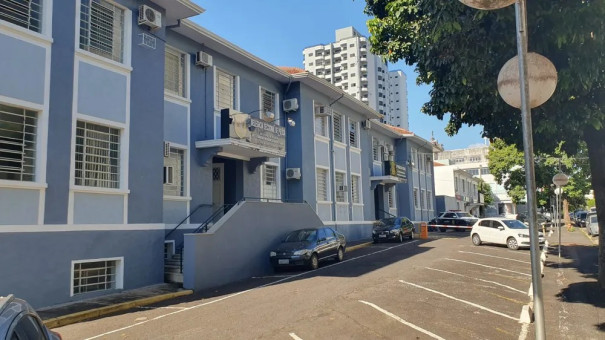 Após 'espetar' a mão de recepcionista de hotel, homem furta aparelho celular e acaba preso em Presidente Prudente